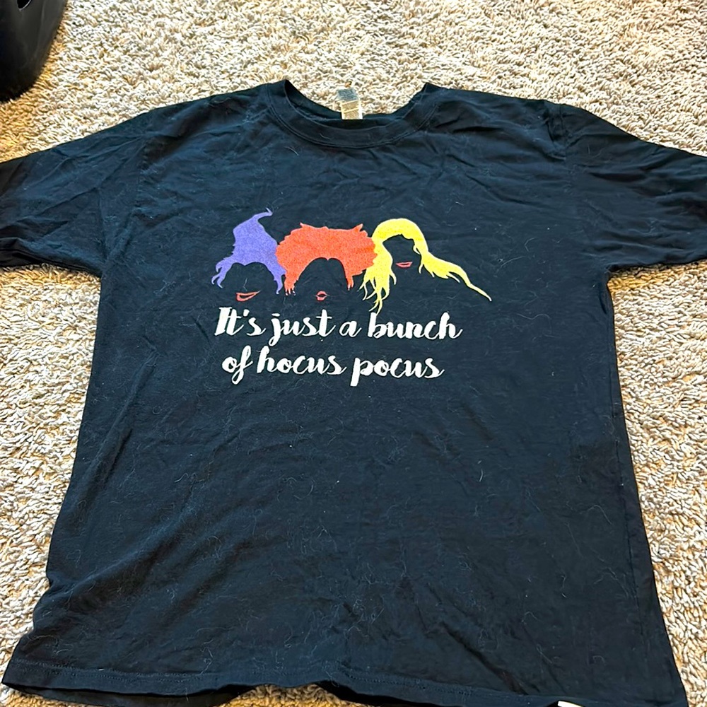 Girl black hocus pocus tee.